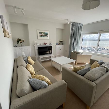 אברדיפי Lovely Seafront 2 Bedroom Apartment 4 מראה חיצוני תמונה