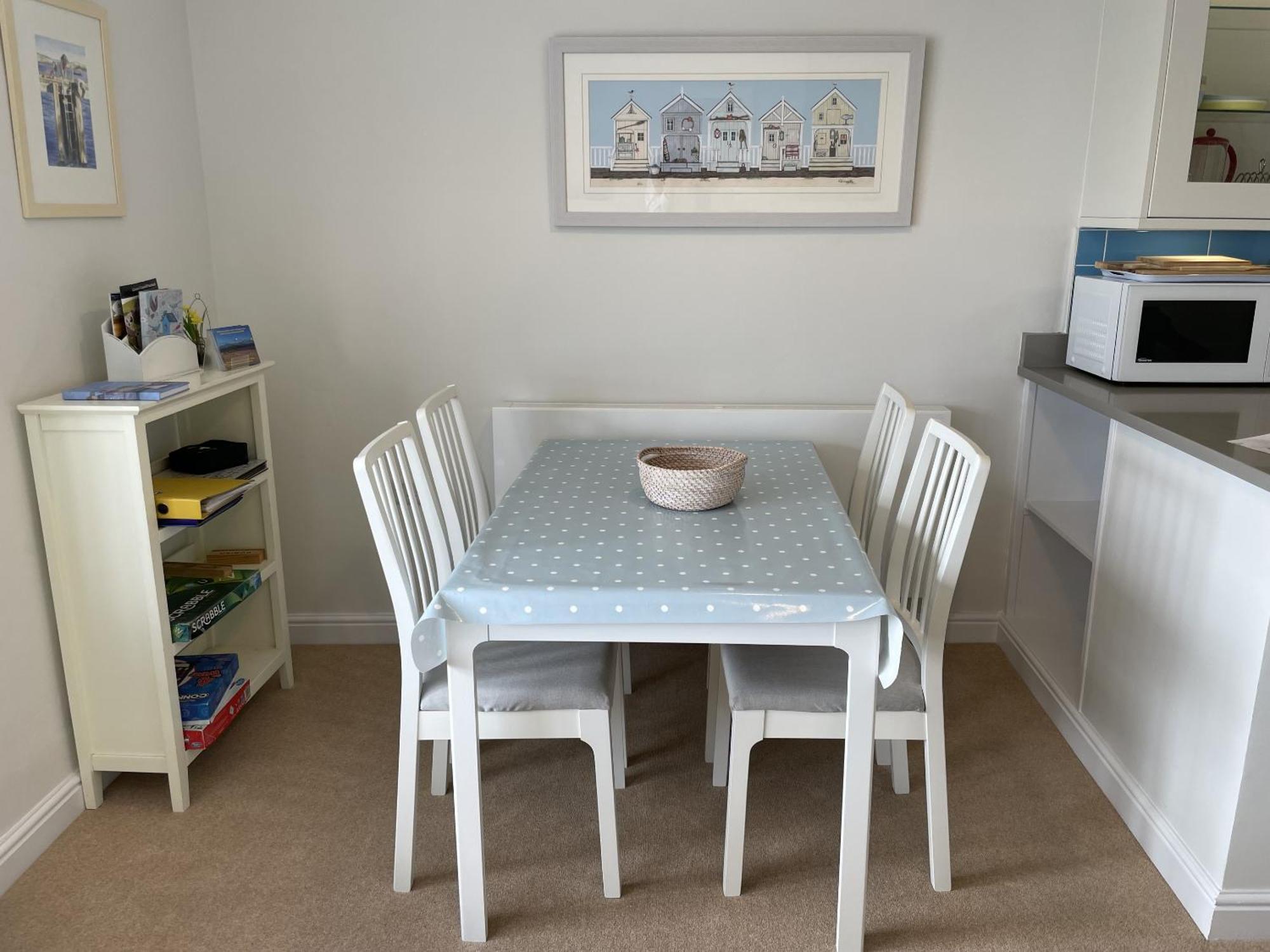 אברדיפי Lovely Seafront 2 Bedroom Apartment 4 מראה חיצוני תמונה